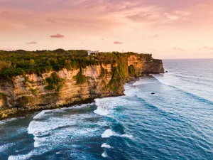 4 Aktivitas Wisata di Uluwatu Bali