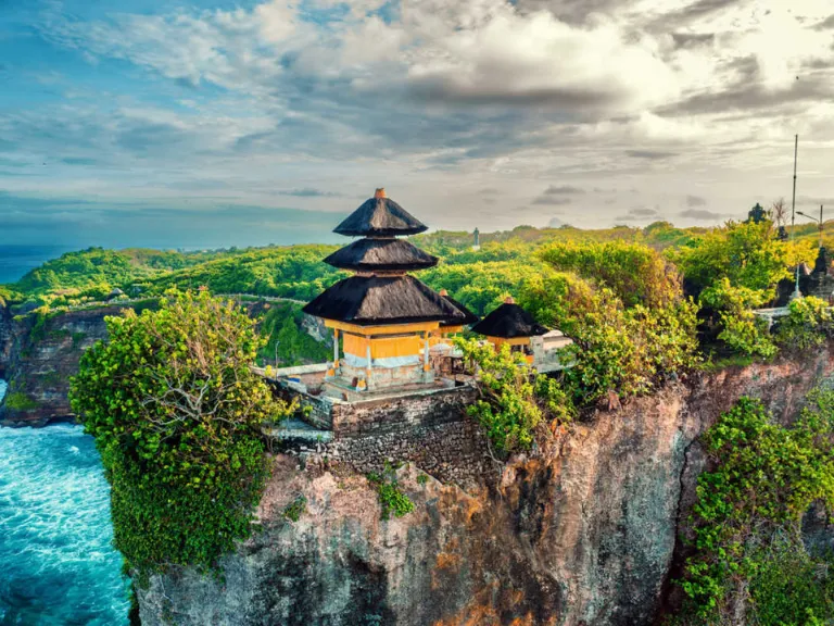 Berapa Tiket Masuk ke Pura Uluwatu