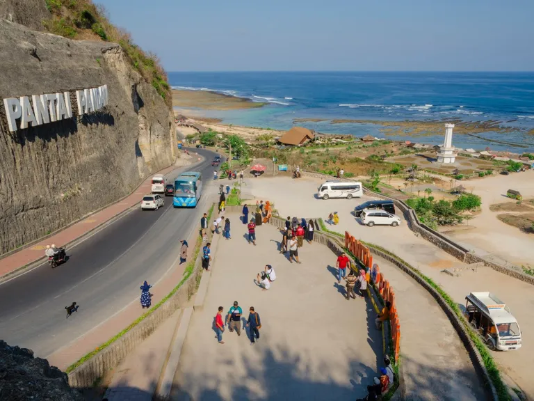 Berapa Tiket Masuk ke Pantai Pandawa